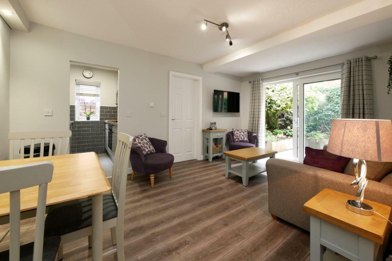 Crewe Short Lets 4 Victoria Court, Crewe公寓 外观 照片